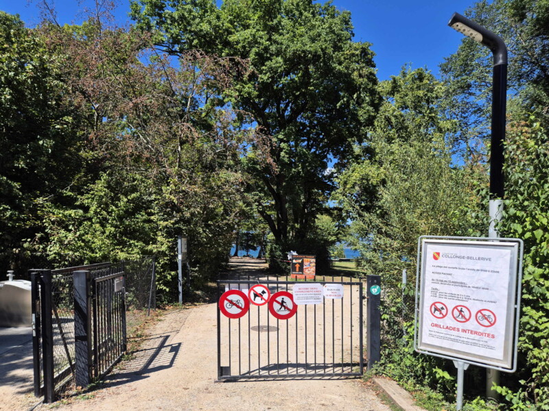 Entrée. Plage de la Savonnière, Collonges-Bellerive, Genève