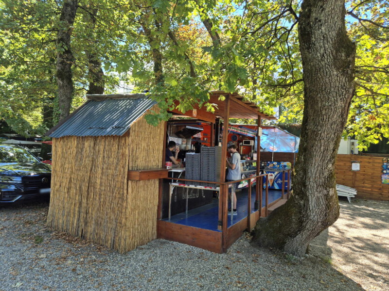 Buvette. Plage de la Savonnière, Collonges-Bellerive, Genève
