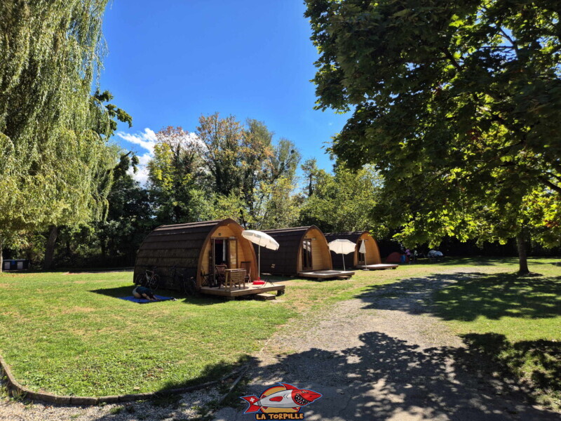 Des bungalows.