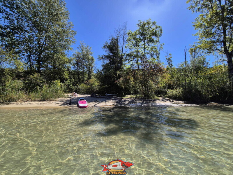 Les image de la plage de Chabrey depuis le lac.