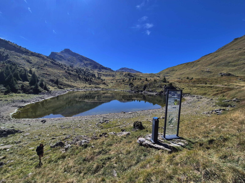 La pointe des Mossettes. Photo depuis le côté ouest du lac de Chésery.