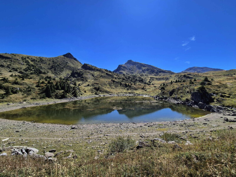 La pointe des Mossettes. Photo depuis le côté ouest du lac de Chésery.