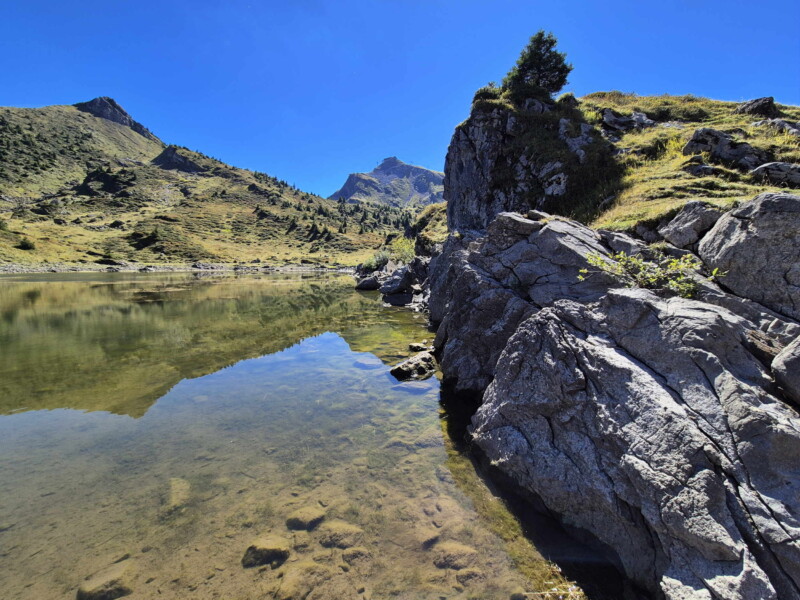 Photo depuis le côté ouest du lac de Chésery.