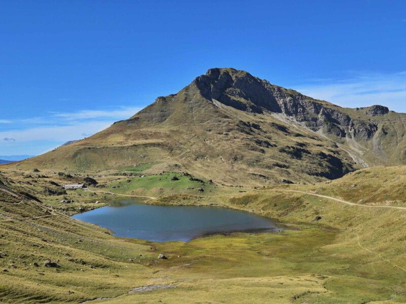 Le lac Vert et la pointe de Chésery à la frontière française.