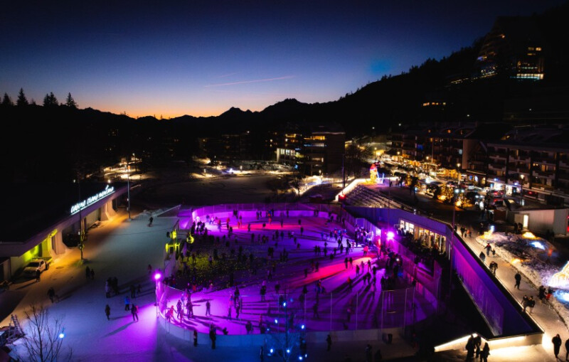 La patinoire extérieure en hiver. crans-montana La patinoire extérieure en hiver. crans-montana